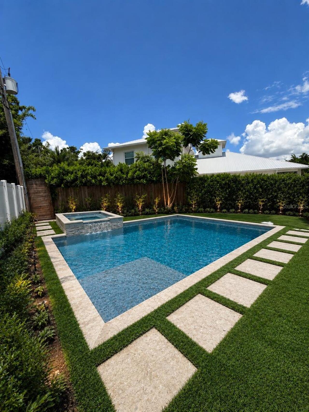 Listing Photo 12
