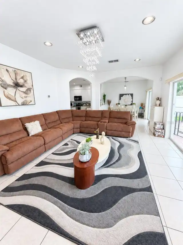 Listing Photo 8