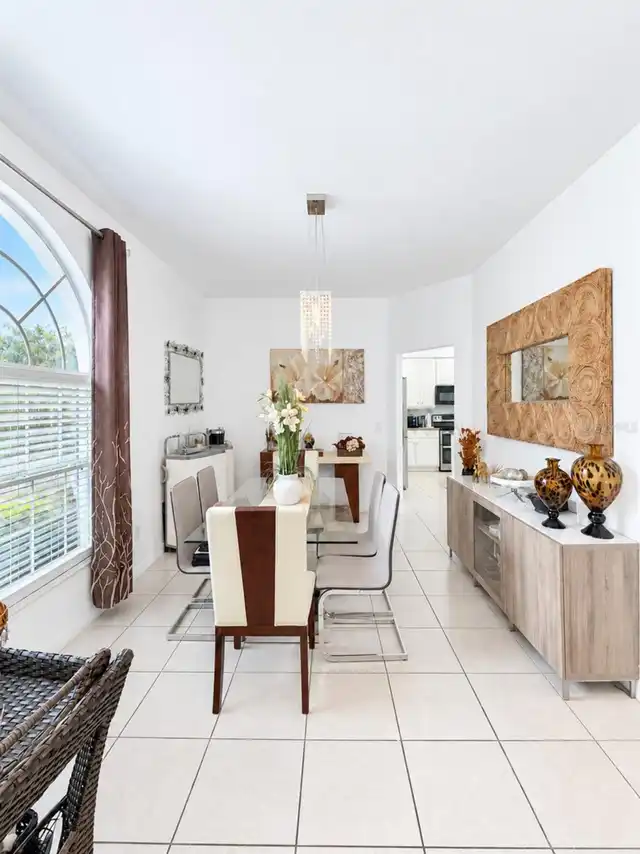 Listing Photo 10
