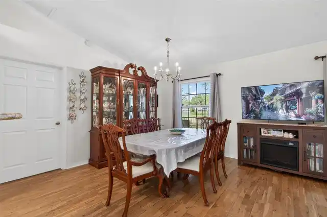 Listing Photo 7