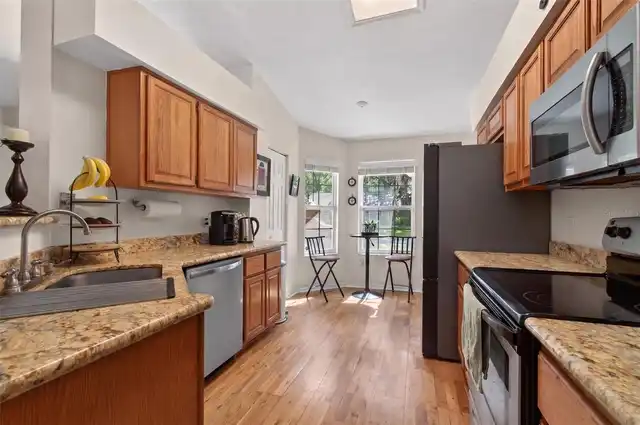 Listing Photo 10