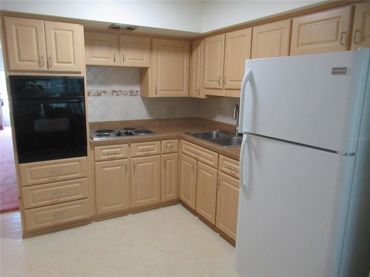 Listing Photo 12