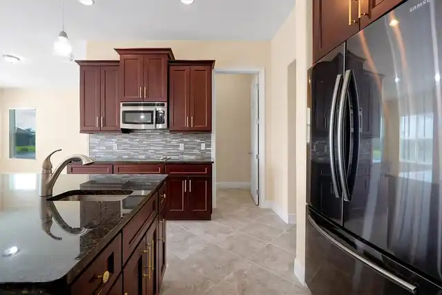 Listing Photo 17