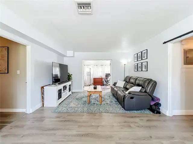 Listing Photo 7