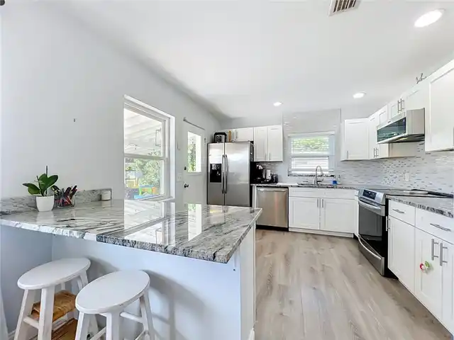 Listing Photo 14