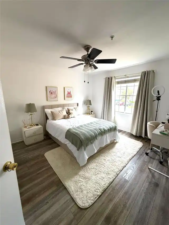 Listing Photo 11