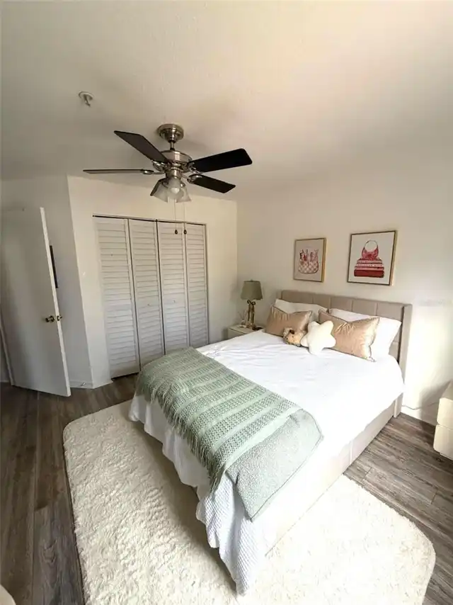 Listing Photo 12