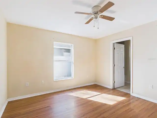 Listing Photo 9