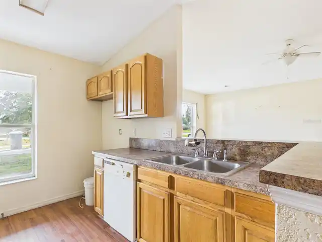 Listing Photo 15