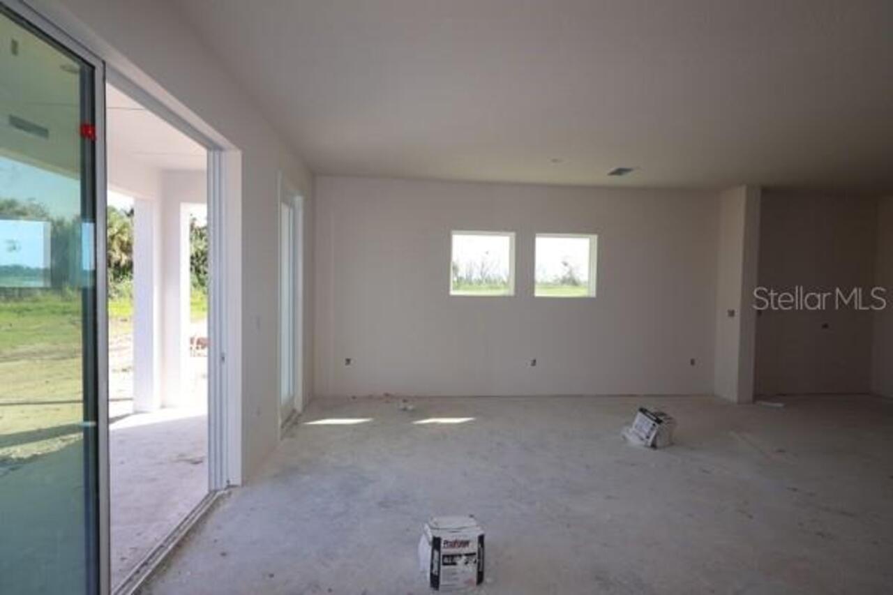 Listing Photo 10