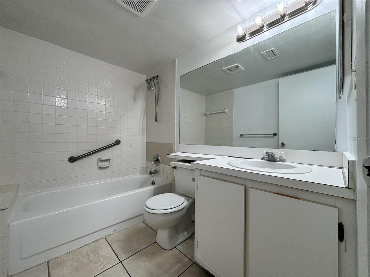 Listing Photo 8