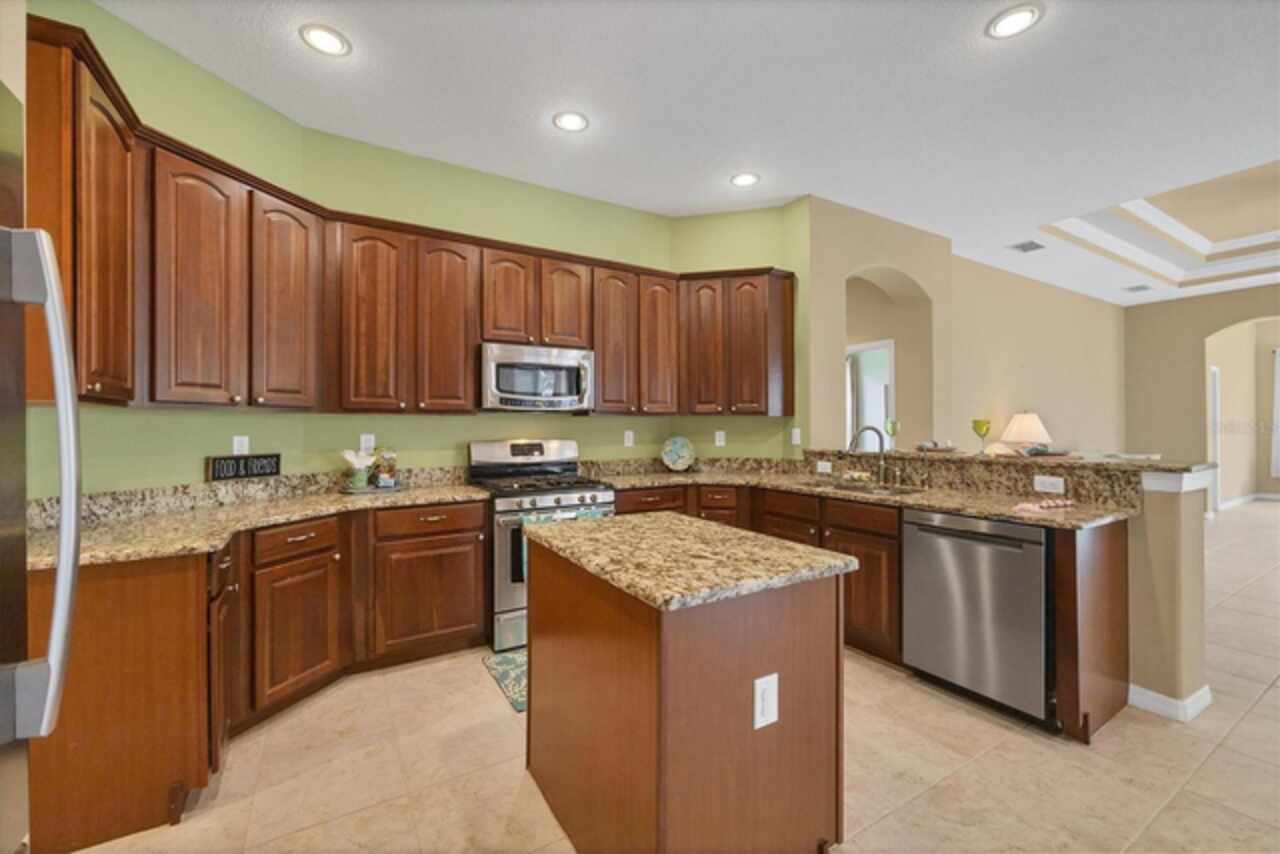 Listing Photo 12
