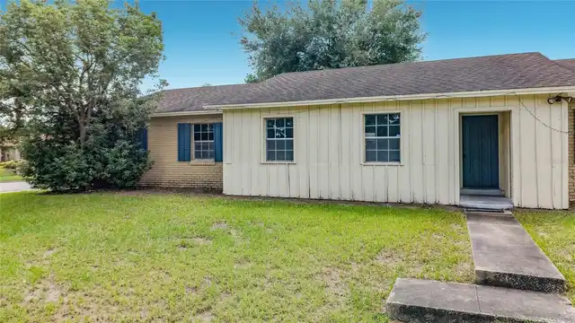 Listing Photo 9