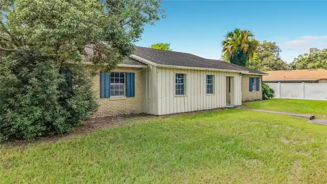 Listing Photo 11