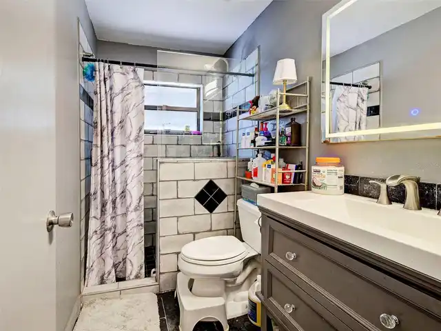 Listing Photo 12