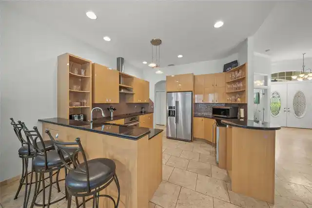 Listing Photo 11