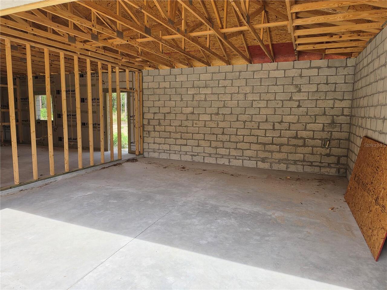 Listing Photo 11