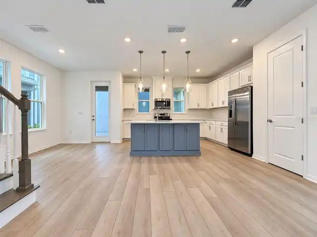 Listing Photo 9