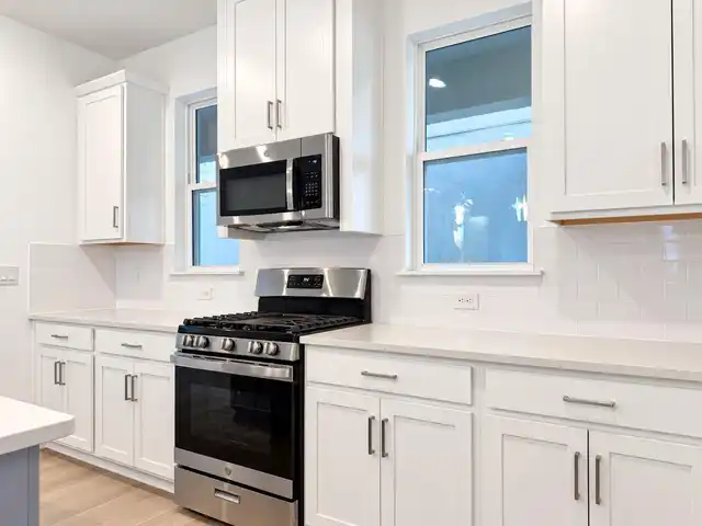 Listing Photo 11