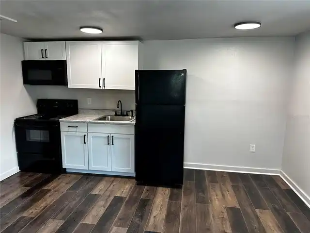 Listing Photo 12