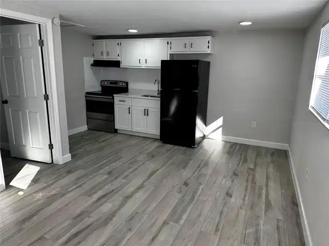 Listing Photo 16
