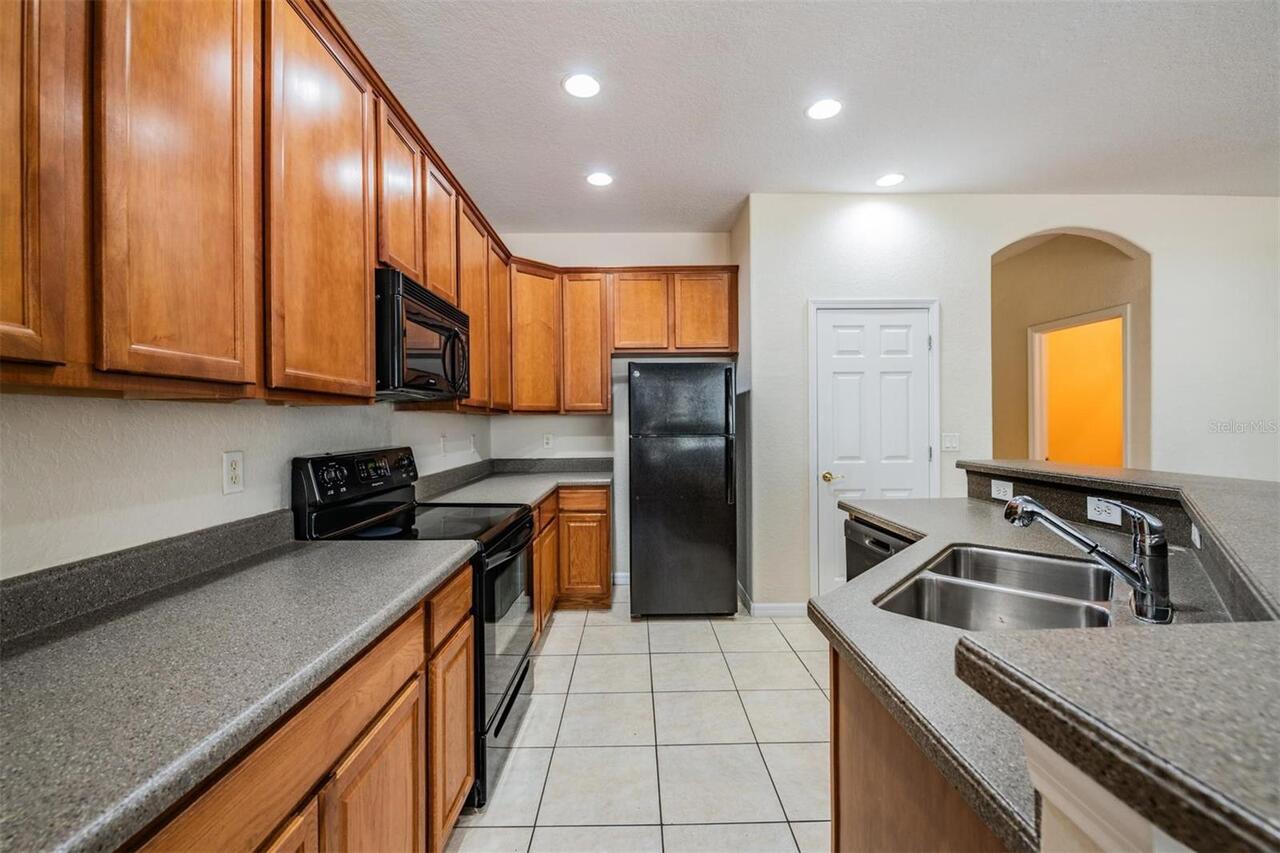 Listing Photo 11