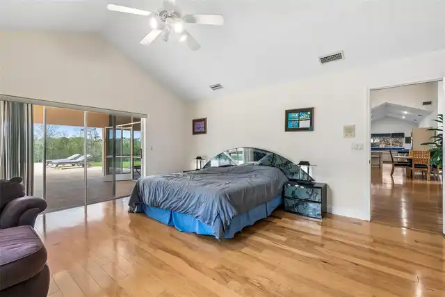 Listing Photo 12