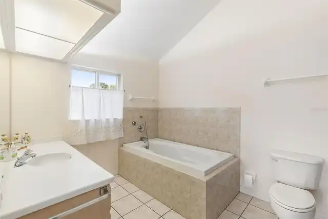 Listing Photo 16