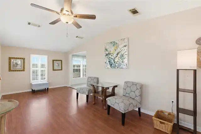 Listing Photo 9