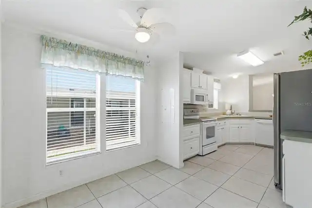 Listing Photo 12