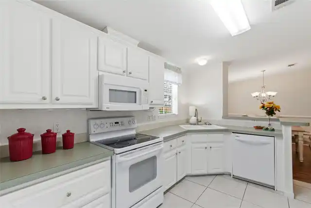Listing Photo 17