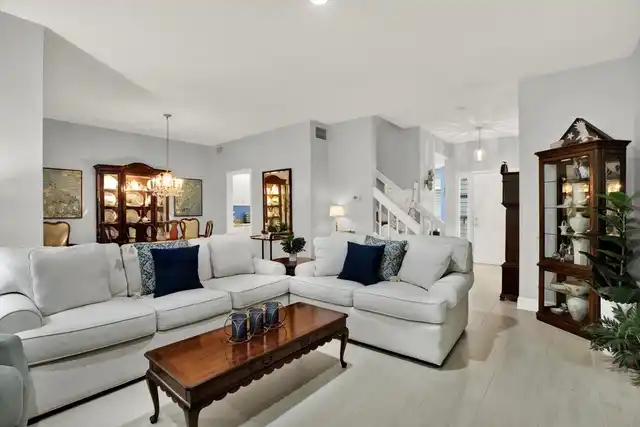 Listing Photo 11