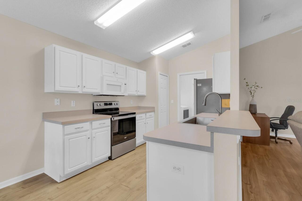 Listing Photo 11