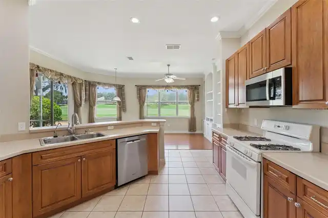 Listing Photo 15