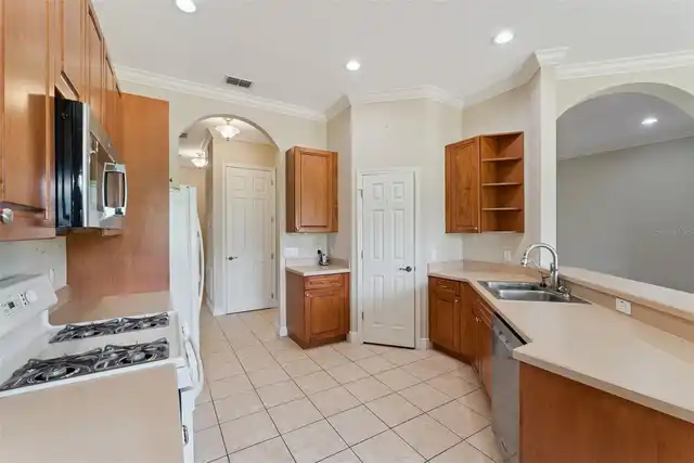 Listing Photo 16