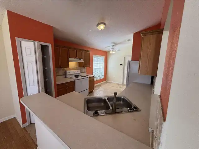 Listing Photo 8