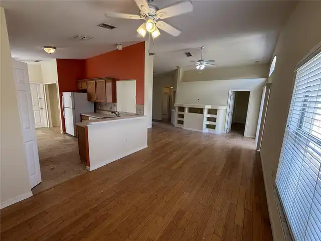 Listing Photo 9