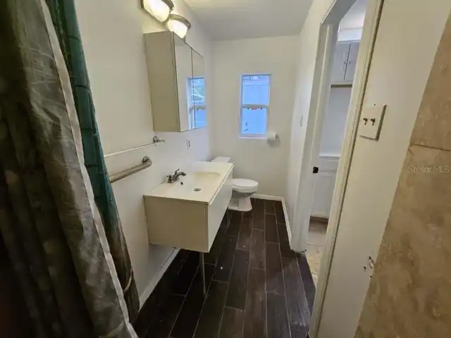 Listing Photo 10