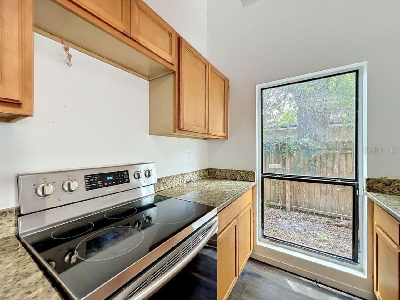 Listing Photo 9