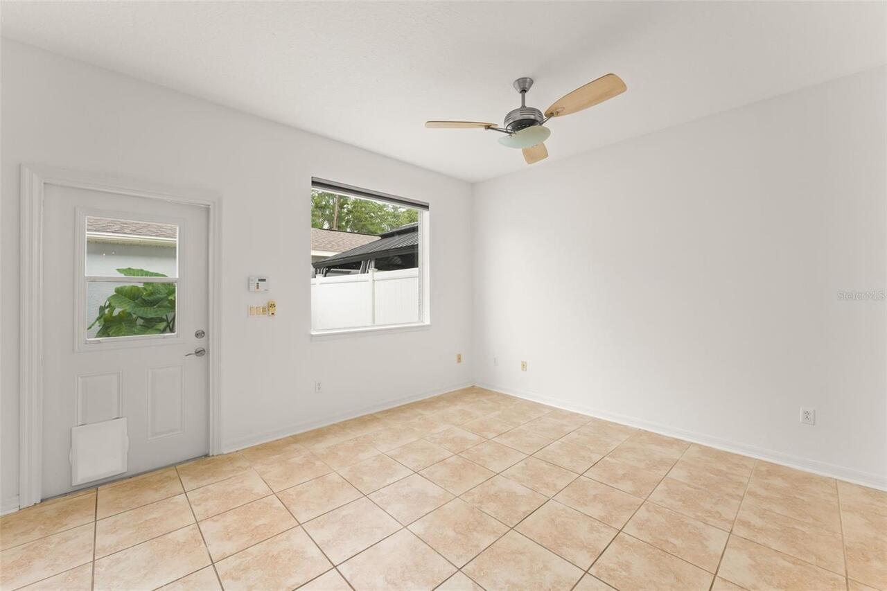Listing Photo 12