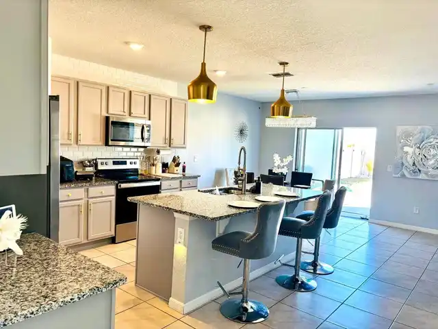 Listing Photo 5