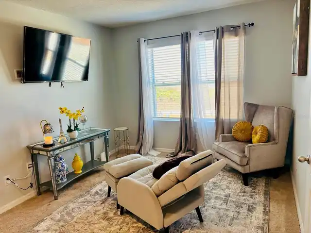 Listing Photo 8