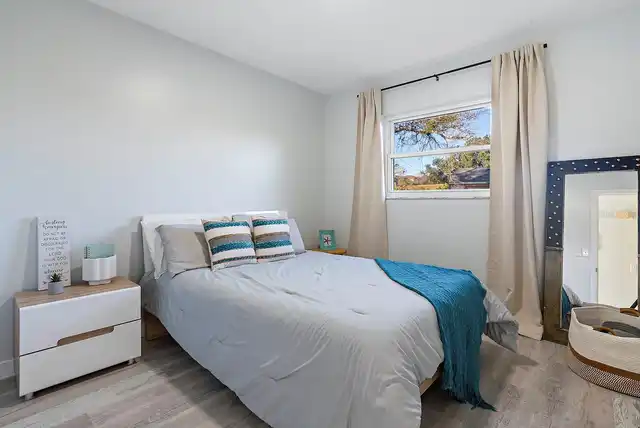 Listing Photo 17