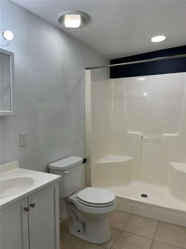 Listing Photo 12