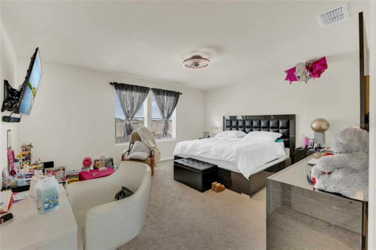 Listing Photo 12