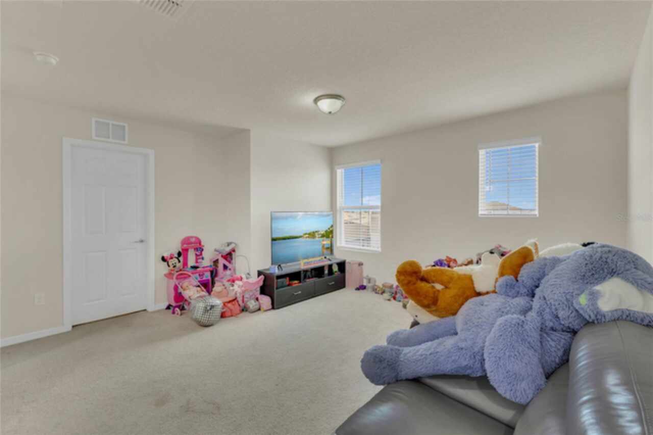 Listing Photo 17