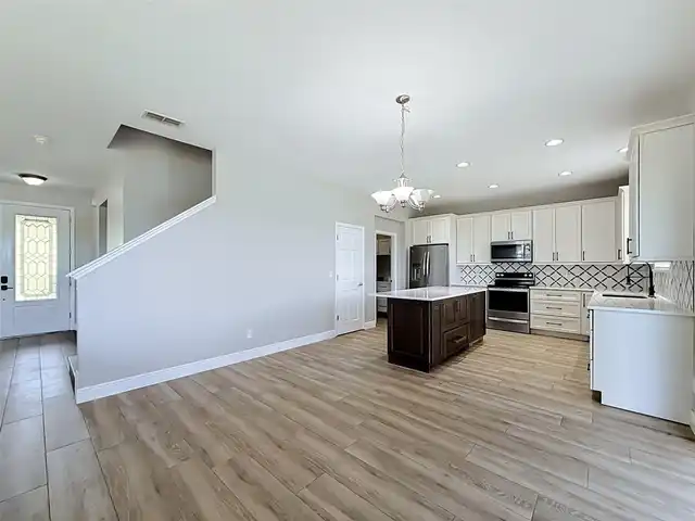 Listing Photo 8