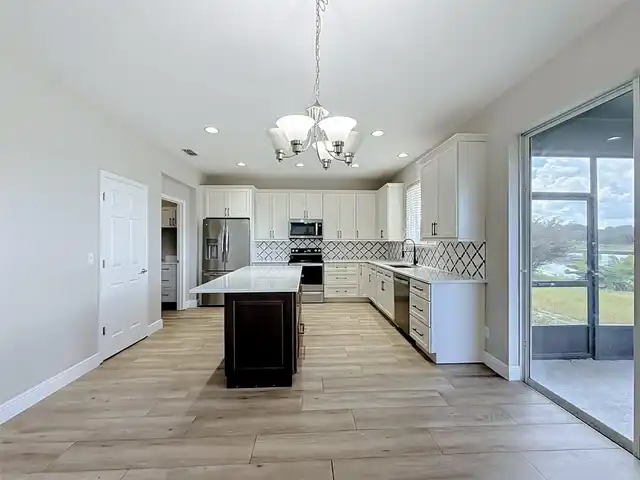 Listing Photo 9