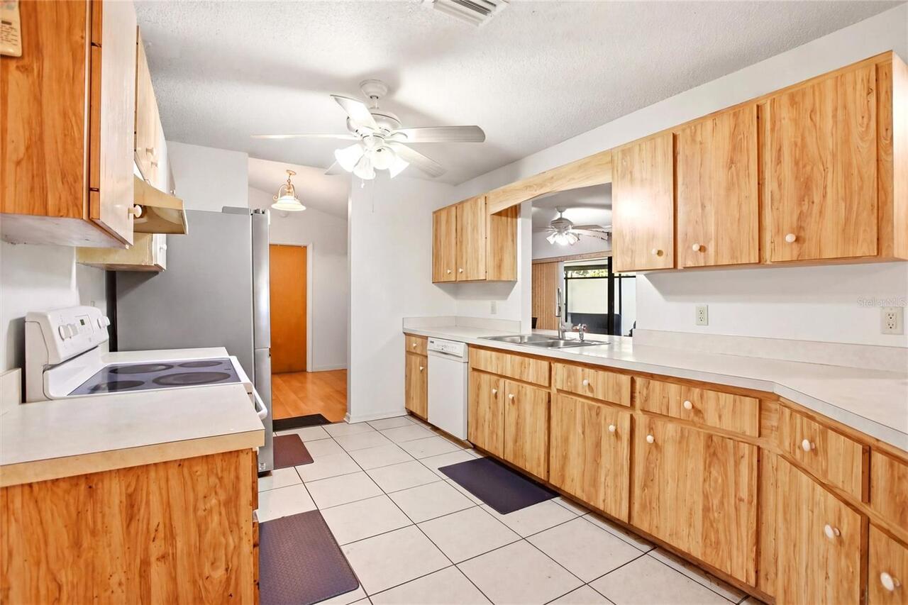 Listing Photo 12