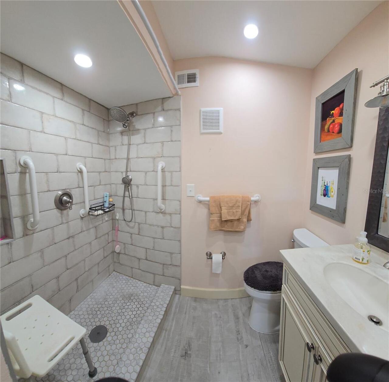 Listing Photo 17